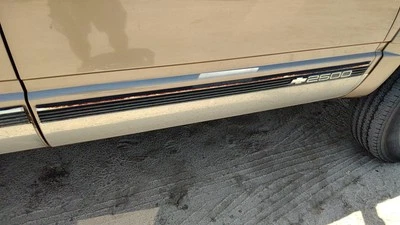 1995-2000 Silverado 2500 Passenger Right Front Moulding From Door Oem Trim Strip - Image 1 of 4