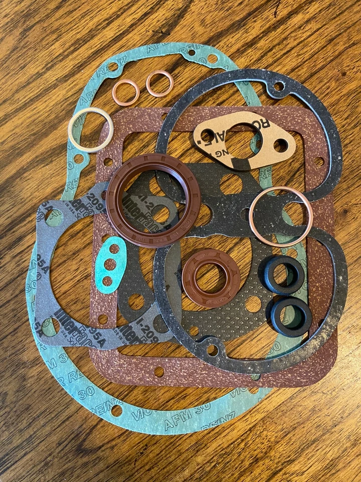 КОМПЛЕКТ ПРОКЛАДОК ДВИГАТЕЛЯ BMW R25, R25/2, R25/3 В КОМПЛЕКТЕ С ВИТОННЫМИ УПЛОТНЕНИЯМИ  - Изображение 1 из 1