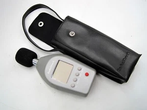 RadioShack Digital Sound Level Meter 3300099 - Picture 1 of 2