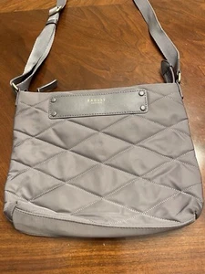 RADLEY LONDON grau gesteppte Nylon Umhängetasche gepunktetes Futter leicht gebraucht, in einwandfreiem Zustand - Bild 1 von 15