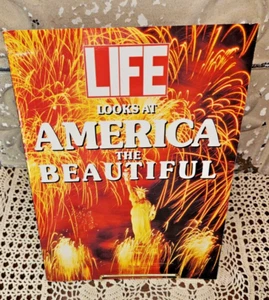 Life Magazine "Looks at America the Beautiful" Paperback Book - Picture 1 of 4