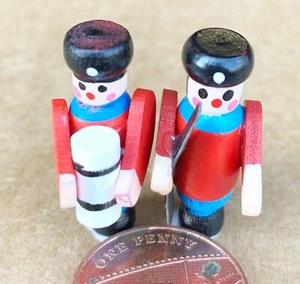 Dolls House 2 Wooden Toy Soldiers 1:12 Scale Miniature Nursery Accessory Tumdee - Picture 1 of 9