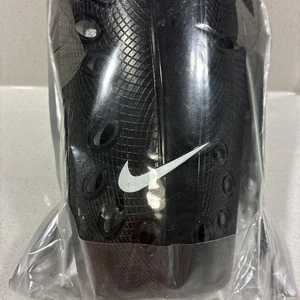 NUEVO EN CAJA Nike J Guard Espinilleras L M SP0040-009 Blanco y Negro Fútbol, Talla Grande - Imagen 1 de 8