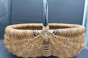 XL Large 21”x 15 Primitive Vintage Basket With Wood Handle - Picture 1 of 15