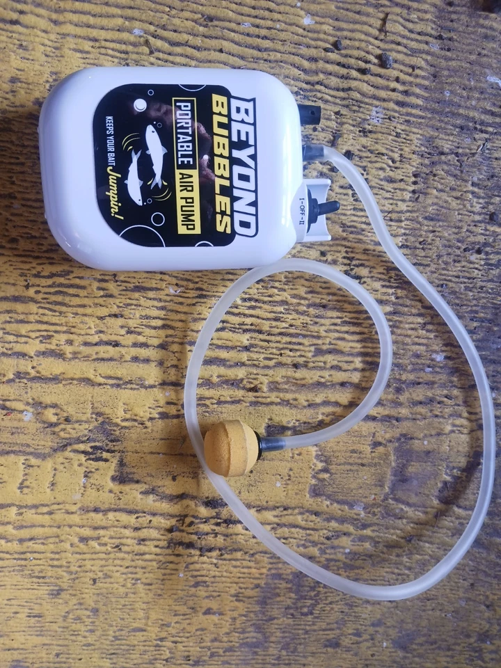 Bomba de aire portátil a pilas cebo aireación de peces en enfriadores/cubos nueva Foto 1 de 3