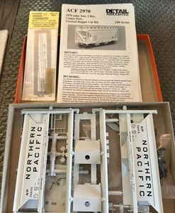 Detail Associate HO Bausatz #245 ACF 2970 Covered Hopper Northern Pacific Neu im Karton - Bild 1 von 3