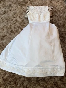 Wedding dress size 16 Off White satin Ballgown Alfred Angelo W/train + Tulle - Picture 1 of 21