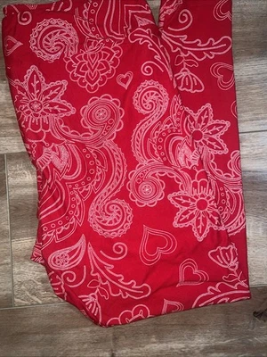 Lularoe TC2 Tall Curvy Leggings Plus 18/22 Red White Swirls Paisley Paisley ❤️ - Image 1 of 4