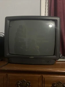Vintage 1995 Samsung TV - Picture 1 of 6