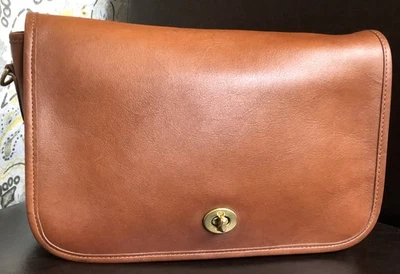 Винтажный клатч-трансформер Coach британский желтовато-коричневый 9635 до 1994 г. США через плечо б/у в отличном состоянии - Изображение 1 из 4