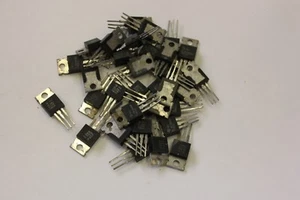  LOT OF 34 TI Transistors 79M06C  NEW - Picture 1 of 2