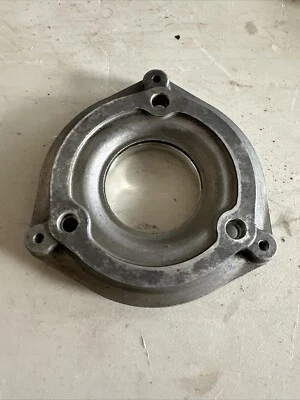 OEM Ferrari 328 Testarossa TR Distribuidor Tapa Soporte Brida 126115 LEER Foto 1 de 4