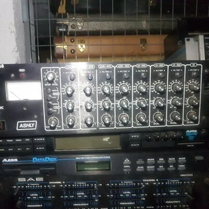 ASHLY SC 68 PARAMETRIC NOTCH FILTER / EQUALIZER USA - Picture 1 of 7