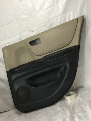 Panel de moldura de puerta de pasajero trasero derecho Toyota Highlander 2001-2003 OEM (marca de corte) Foto 1 de 4