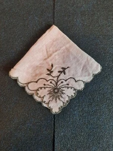 Pañuelo Hankey bordado vintage. - Imagen 1 de 6