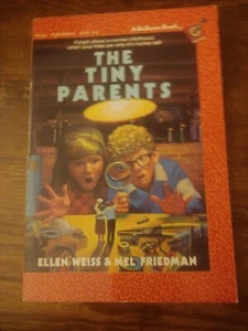 The Tiny Parents By Weiss & Friedman BRAND NEW PAPERBACK BOOK - Picture 1 of 2