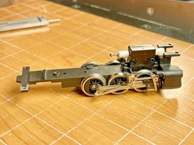 REAR CHASSIS - 2-6-6-2 LOGGING STEAM LOCOMOTIVE - MANTUA VINTAGE HO PARTS - Image 1 of 4