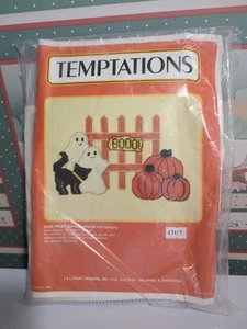 VINTAGE TEMPTATIONS FROST ON THE FENCE FALL THEME WALL PLASTIC CANVAS KIT NEW - Picture 1 of 4