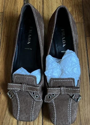 TACONES Y2K PRADA GATITO MARRÓN GAMUZA HEBILLA LAZO CONTRASTE PUNTADA VERO CUDIO TALLA 36 Foto 1 de 4