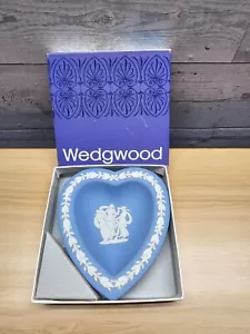 PIATTO PORTAGIOIE A FORMA DI CUORE BLU DIASPRO WEDGWOOD - LE TRE GRAZIE - Foto 1 di 4