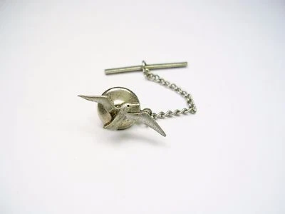 VINTAGE SEAGULL TIE TAC PEWTER MARITIME LIFE TIE PIN WITH CHAIN TIE ACCESSORY - Image 1 of 3