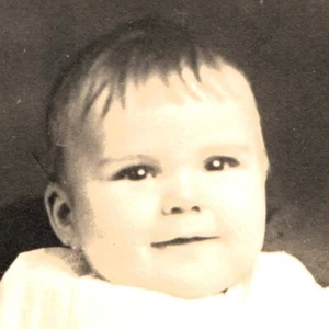 RPPC Baby Portrait - James Robert Briggs - Newing Studio, Binghamton NY - 1918 - Bild 1 von 3