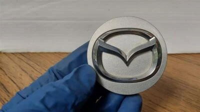 Центральный колпак 2007 Mazda 5 - Изображение 1 из 2