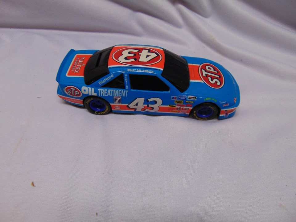 Carreras Die Cast Wally Dallenbach #43 NACAR Pontiac Key Bank coche #5.000 1/25 Foto 1 de 4