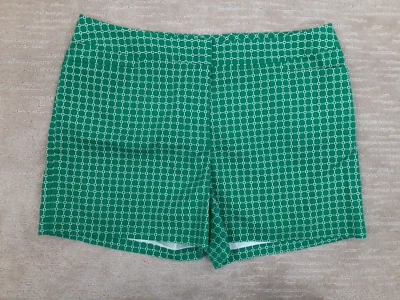 Pantalones cortos chinos Talbots para mujer talla 14 verde blanco geométrico frente plano entrepierna de 4,5" Foto 1 de 4