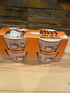 NUEVO Hello Kitty Halloween Rosa Momia Set de 4 Ramekins Redondos de Cerámica - Imagen 1 de 4