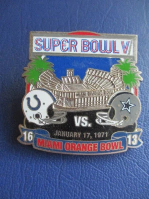 Baltimore Colts Super Bowl V Champions  vs Dallas Cowboys Lapel Pin - Image 1 of 2