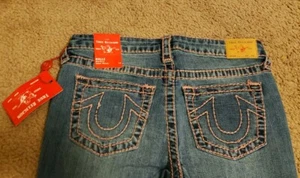 Neu mit Etikett True Religion Mädchen Halle Big T Jeans, Größe 14, rosa Nähte - Bild 1 von 5