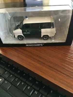 Ford Transit 1971 Polizei Hamburg Minichamps [400 082490] - Image 1 of 4