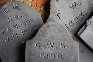 19th C Slate Animal Grave Markers Tomb Stones Taxidermy Curio Macabre Antique - Picture 1 of 6