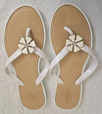 Classy White Joe Boxer Flip Flop with Flower Accent Size 7/8 - Image 1 of 4
