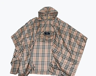 Poncho de lluvia vintage a cuadros Burberry Foto 1 de 4