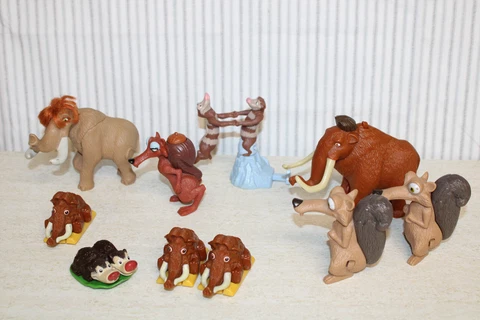 ** 11pc Disney® Ice Age™ Animation Movie Characters Plastic Toys Figurines Cover