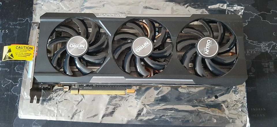 Sapphire Radeon 390 Nitro - Image 1 of 3