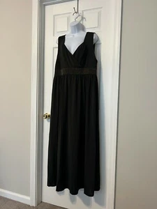 Maxi Vestido Monty Q Talla Grande Negro Elastizado con Cintura Metálica Dorada Talla 4 - Imagen 1 de 10