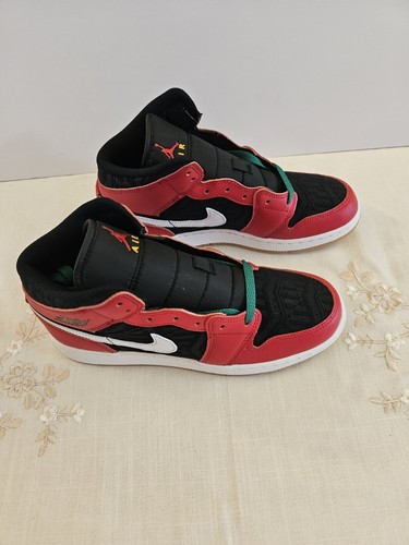 Air Jordan 1 Mid SE (Natale) GS UK 6