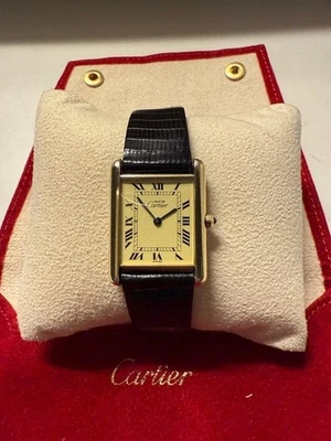 [Usado] Reloj de cuarzo Cartier Must Tank LM Vermeil esfera dorada marfil con lagarto negro Foto 1 de 4