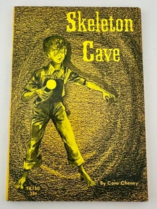 Skeleton Cave [Paperback] [7th Print 1967] Cora Cheney and Paul Galdone - Bild 1 von 8