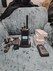 Motorola DP4600 UHF DMR Radio With Charger And 4 Extra Batteries. Please Read - Zdjęcie 1 z 8