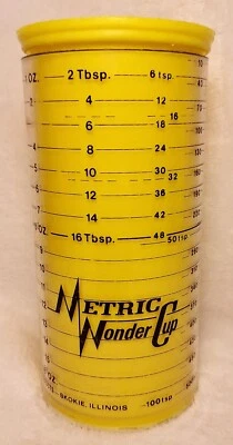 2-IN-1! Vintage Pampered Chef Wonder Cup Wet & Dry Measuring - 2 Cup Capacity - Image 1 of 4