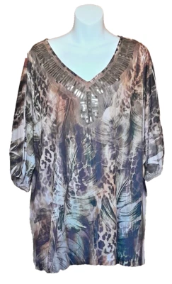 Top con tachuelas estampado animal New Directions para mujer talla 2X Foto 1 de 4