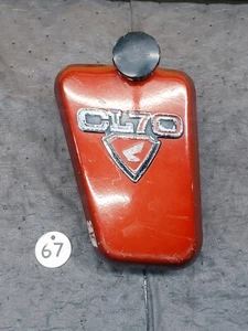 1972 HONDA CL70 K3, LEFT SIDE BATTERY COVER WITH EMBLEM & KNOB #83600-111-970CM - Bild 1 von 6