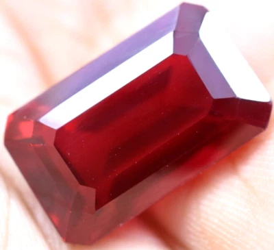 Natural 28.50 Ct Blood Red Ruby Mozambique GGL Certified Treated Gemstone - Image 1 of 4