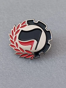 Antifa Antifaschistische Sozialistische Fahnen 1,1" Emaille Pin (Antifaschistische Aktion) - Bild 1 von 3