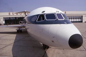 ORIGINAL 35mm Aircraft Slide G-AWZB BEA TRIDENT LHR 1974 #7012 - Picture 1 of 1