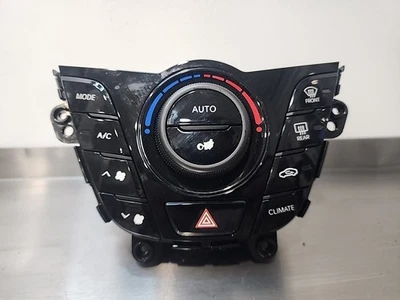 OE 12 - 2017 Hyundai Veloster AC Heater Temperature Climate Control 97250-2V390 - Image 1 of 4